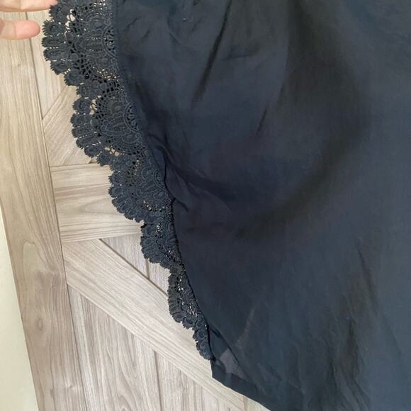 Sanctuary navy extra small top with crochet detail - Picture 3 of 4